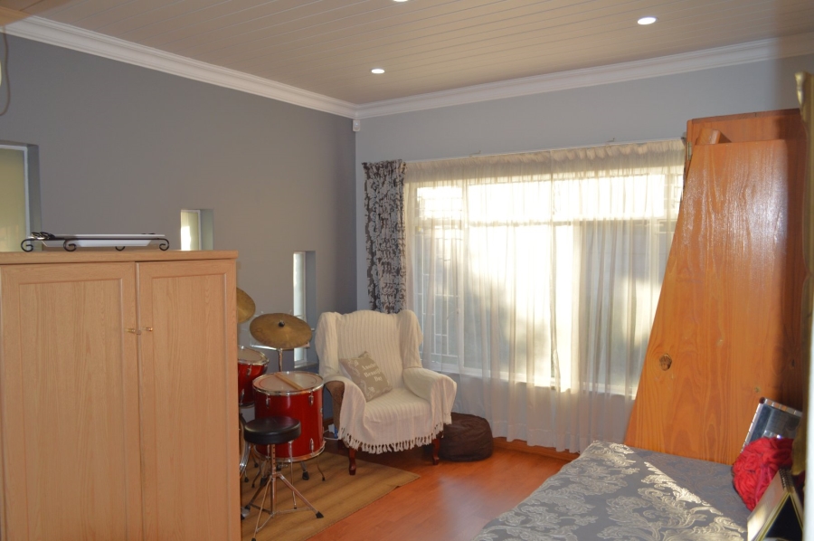 4 Bedroom Property for Sale in Flamwood North West